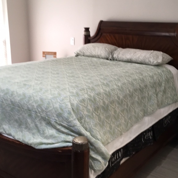 Green and White Full Comforter with 2 Pillow Cases - Picture 6 of 14
